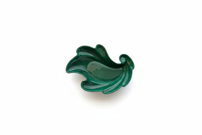 MCM Claire Lerner emerald-green art pottery leaf-shaped bowl with glossy glaze, overhead view