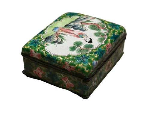 Vintage enamel Chinese hinged box, close three-quarter view of painted lady on the lid