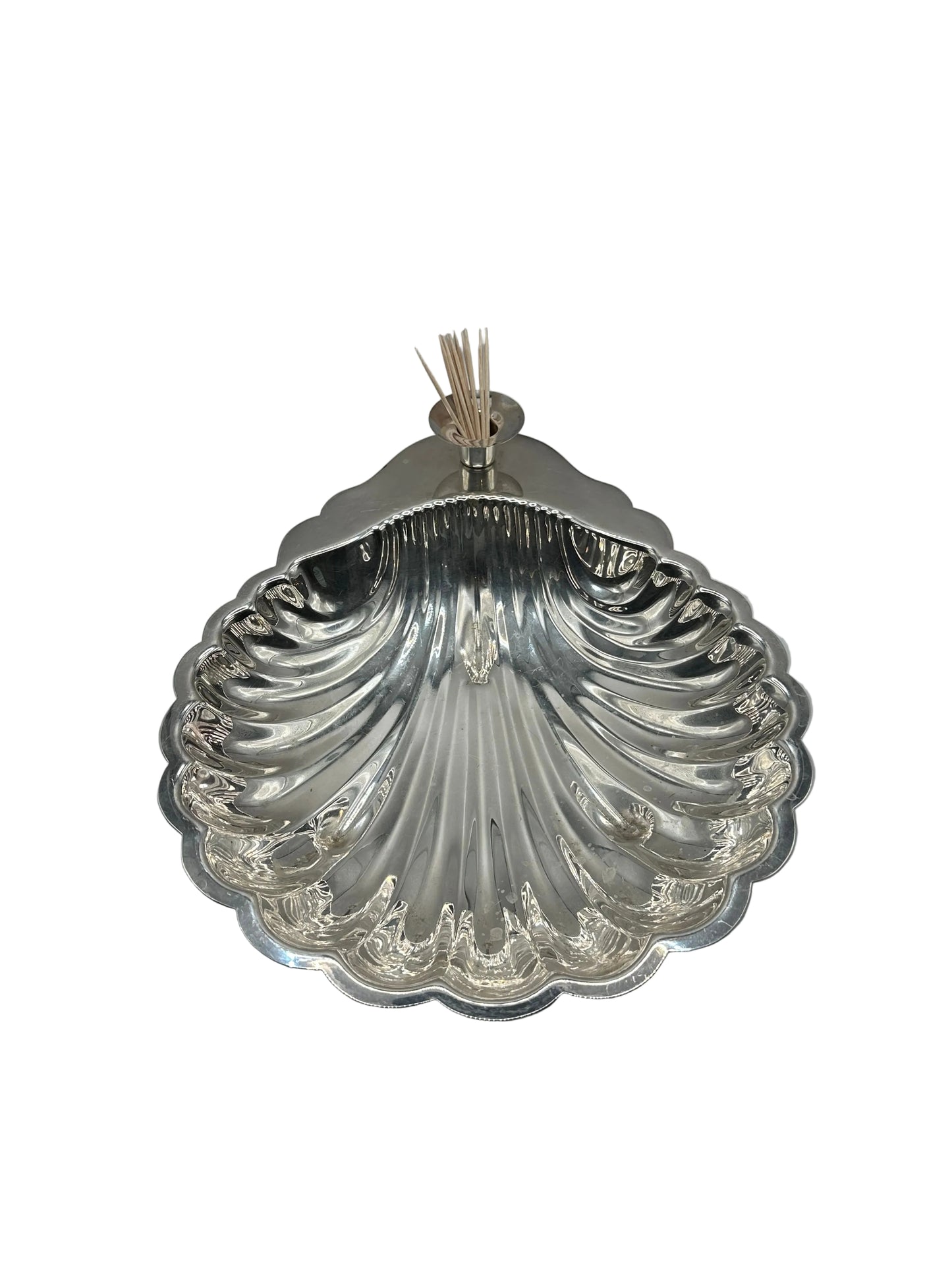 Sheridan shellfish server, top view with toothpicks held in the raised center socket