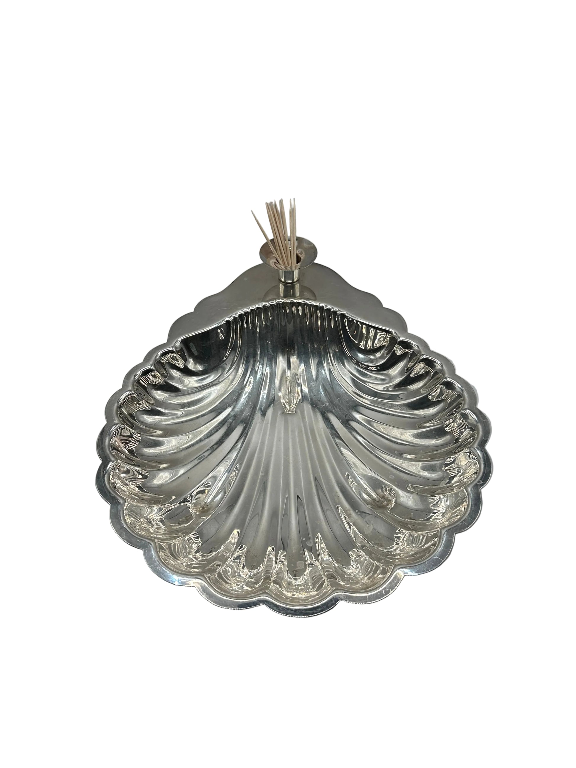 Sheridan shellfish server, top view with toothpicks held in the raised center socket